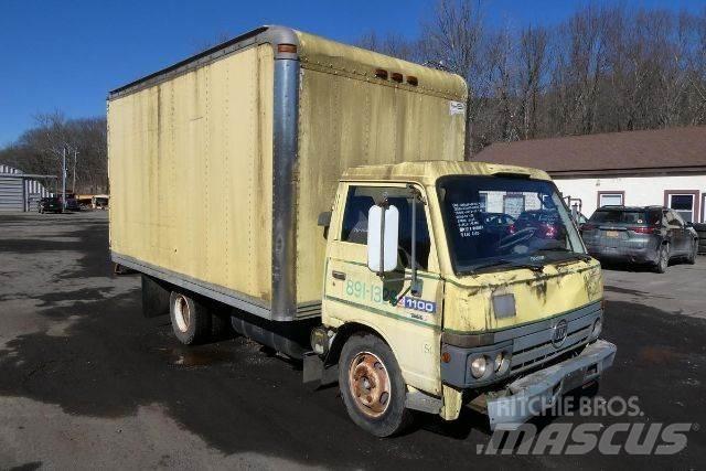 UD 1100 Sunkvežimiai su dengtu kėbulu