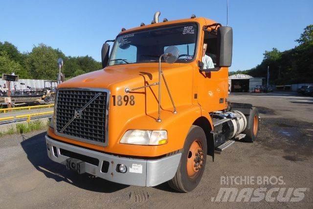Volvo VNM42T Važiuoklė su kabina
