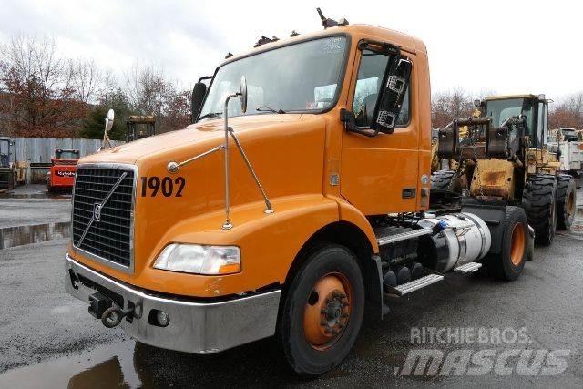 Volvo VNM42T Važiuoklė su kabina