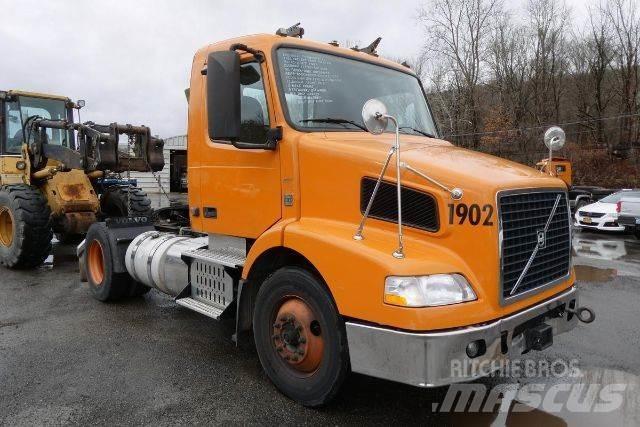 Volvo VNM42T Važiuoklė su kabina