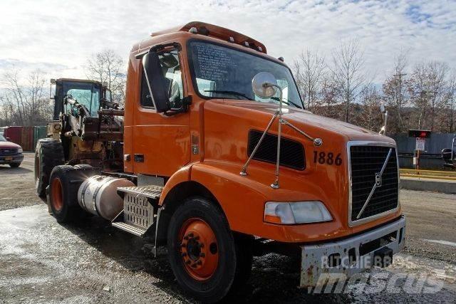 Volvo VNM42T Važiuoklė su kabina