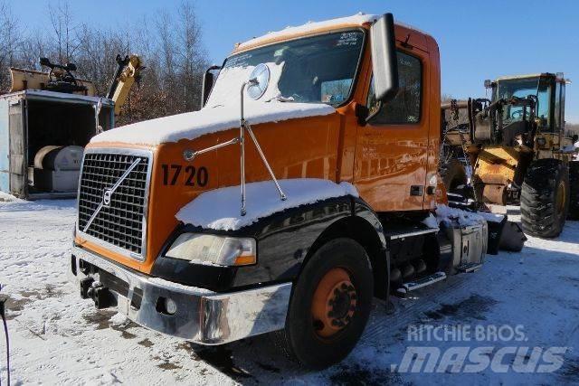 Volvo VNM42T Važiuoklė su kabina