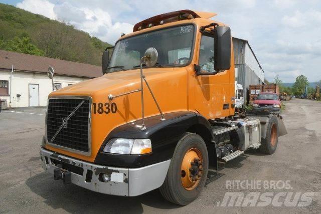 Volvo VNM42T Važiuoklė su kabina