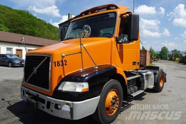 Volvo VNM42T Važiuoklė su kabina