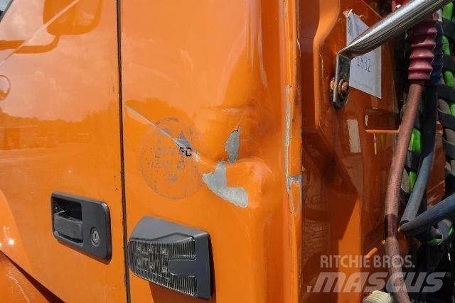 Volvo VNM42T Važiuoklė su kabina