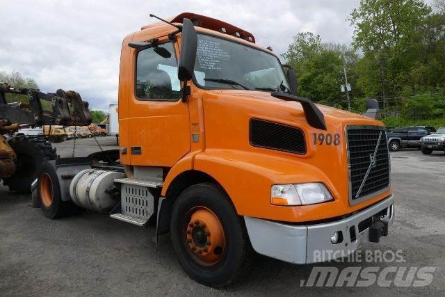 Volvo VNM42T Važiuoklė su kabina