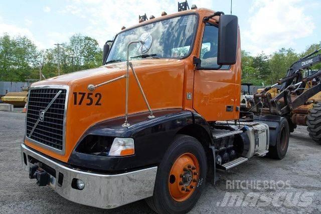 Volvo VNM42T Važiuoklė su kabina