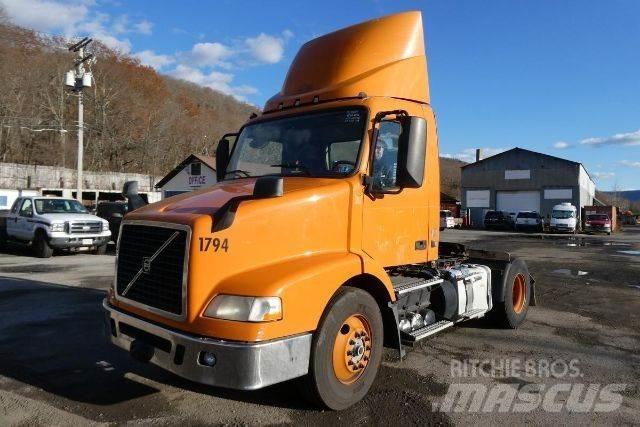 Volvo VNM42T Važiuoklė su kabina
