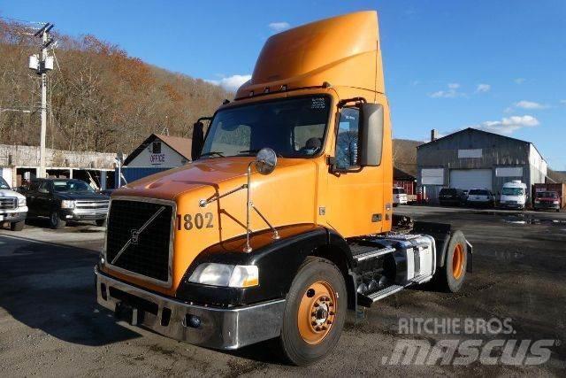 Volvo VNM42T Važiuoklė su kabina