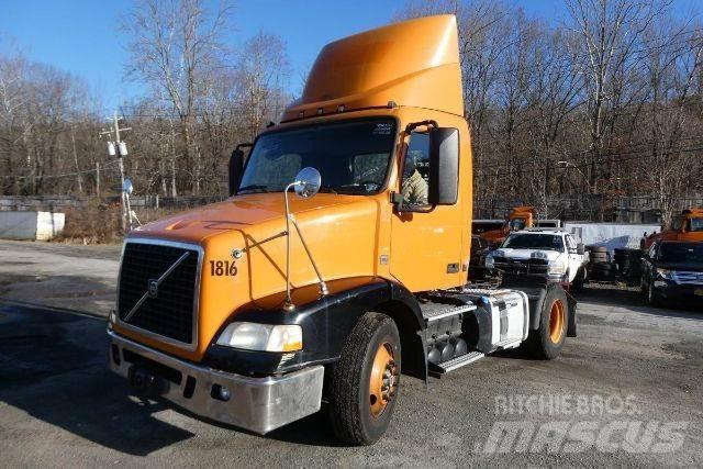 Volvo VNM42T Važiuoklė su kabina
