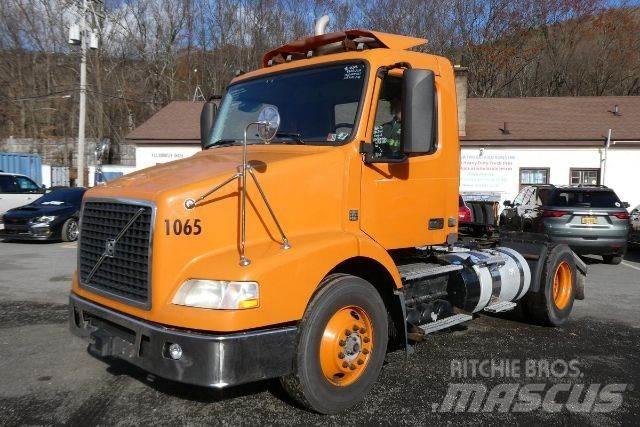 Volvo VNM42T Važiuoklė su kabina