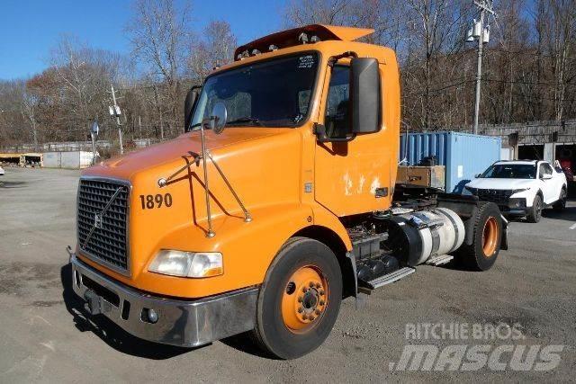 Volvo VNM42T Važiuoklė su kabina