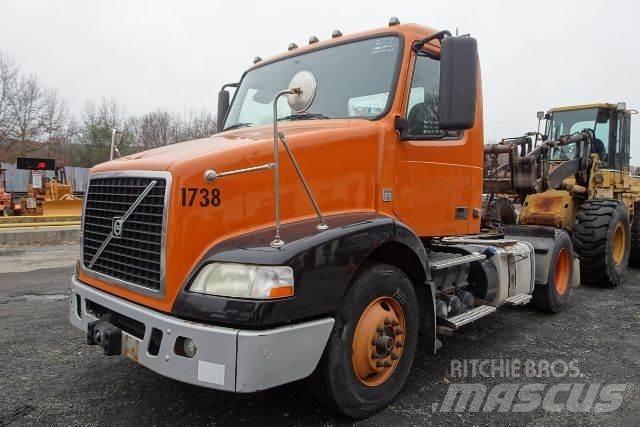 Volvo VNM42T Važiuoklė su kabina