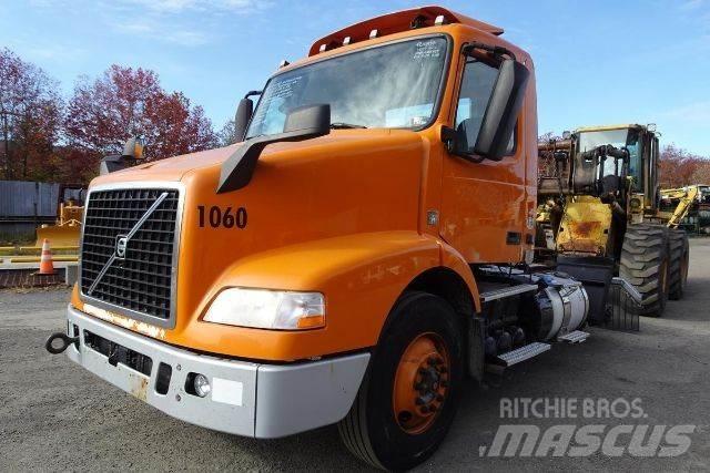 Volvo VNM42T Važiuoklė su kabina