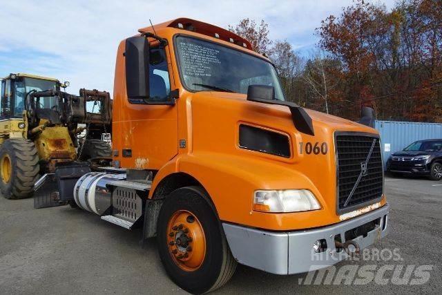 Volvo VNM42T Važiuoklė su kabina