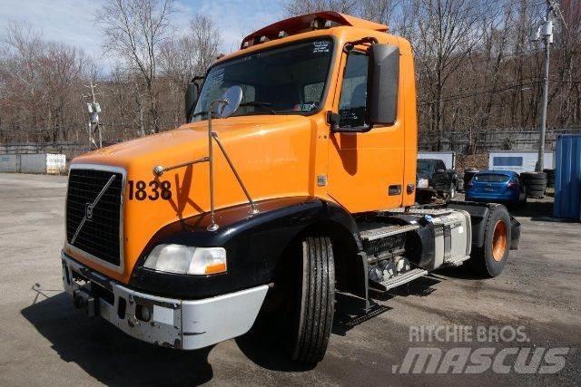Volvo VNM42T Važiuoklė su kabina