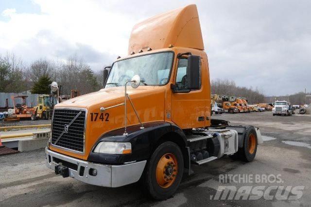 Volvo VNM42T Važiuoklė su kabina