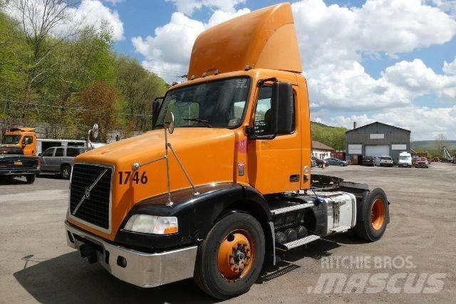 Volvo VNM42T Važiuoklė su kabina