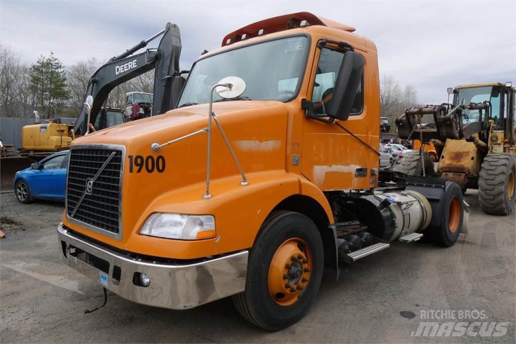 Volvo VNM42T Važiuoklė su kabina