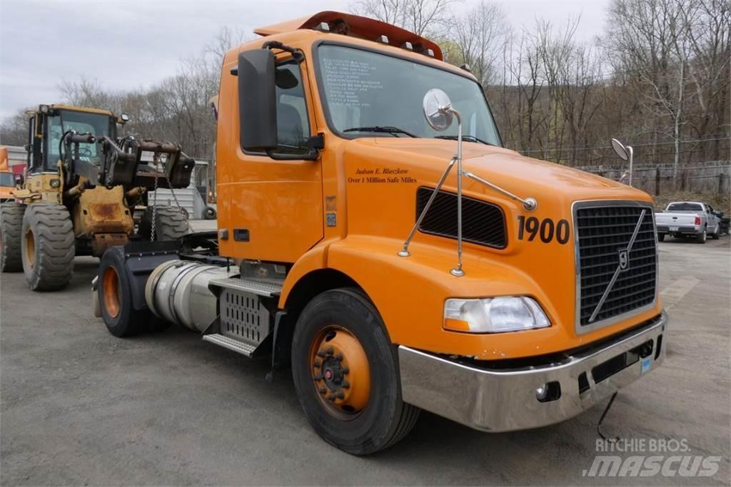 Volvo VNM42T Važiuoklė su kabina