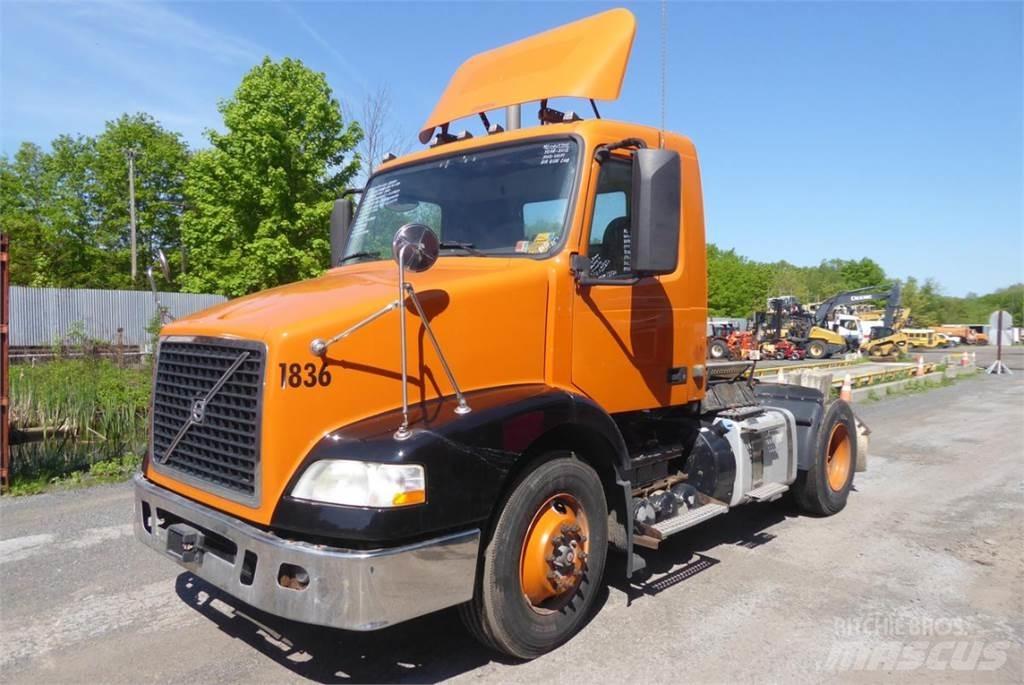 Volvo VNM42T Važiuoklė su kabina