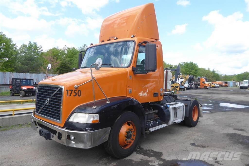 Volvo VNM42T Važiuoklė su kabina