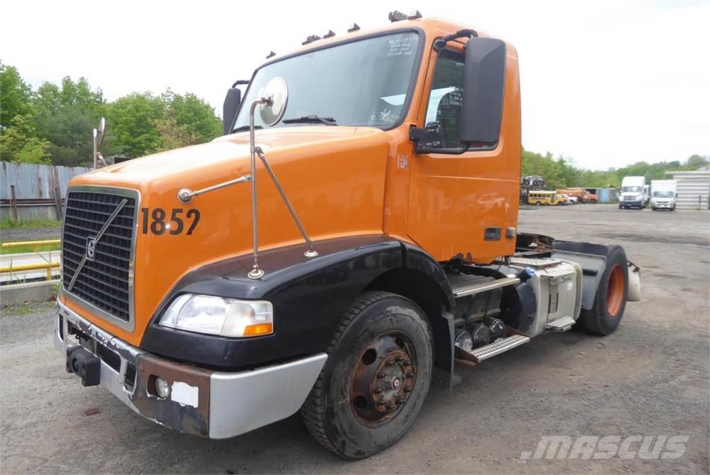 Volvo VNM42T Važiuoklė su kabina