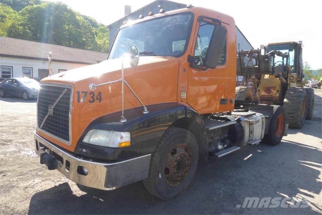 Volvo VNM42T Važiuoklė su kabina