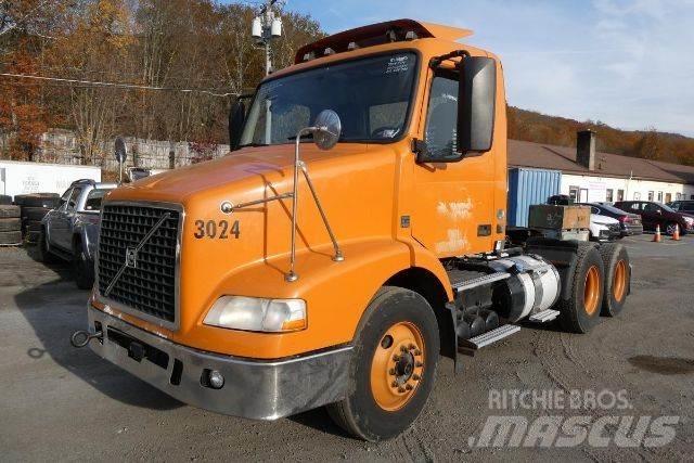 Volvo VNM64T Važiuoklė su kabina