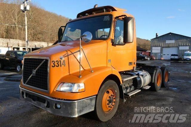 Volvo VNM64T Važiuoklė su kabina
