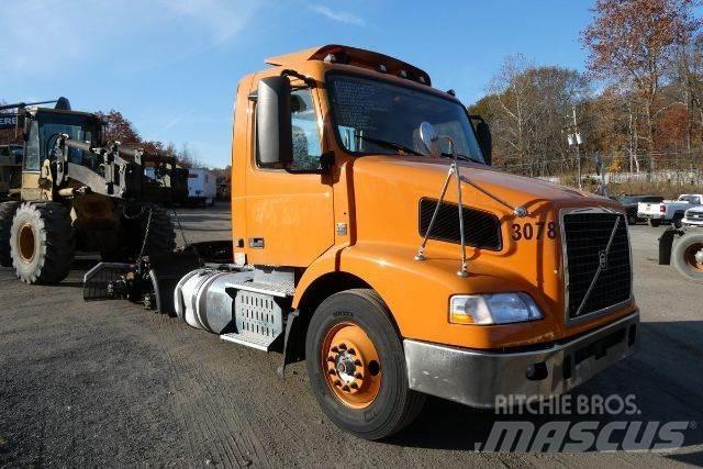 Volvo VNM64T Važiuoklė su kabina