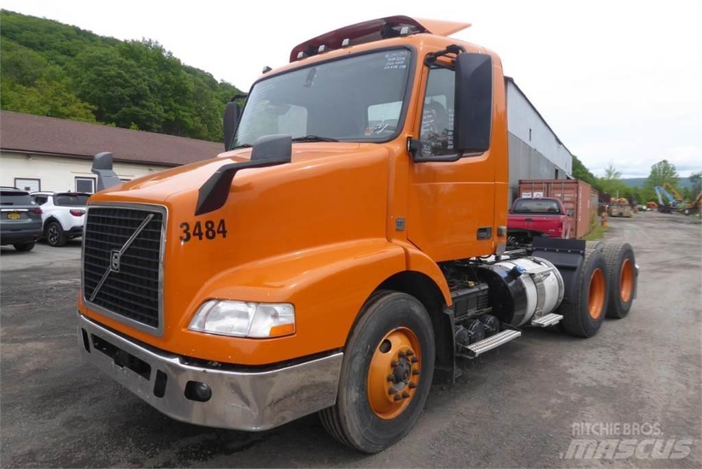 Volvo VNM64T Važiuoklė su kabina