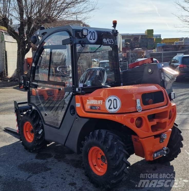 Ausa T144H Teleskopiniai krautuvai