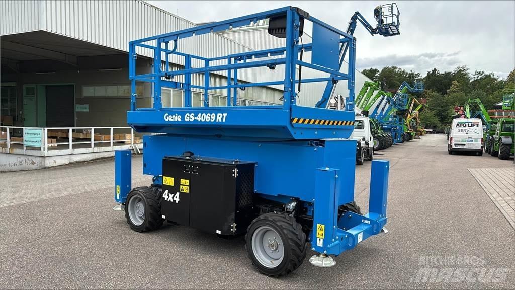 Genie GS-4069 RT Žirkliniai keltuvai