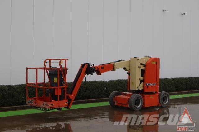 JLG E300AJP Alkūniniai keltuvai
