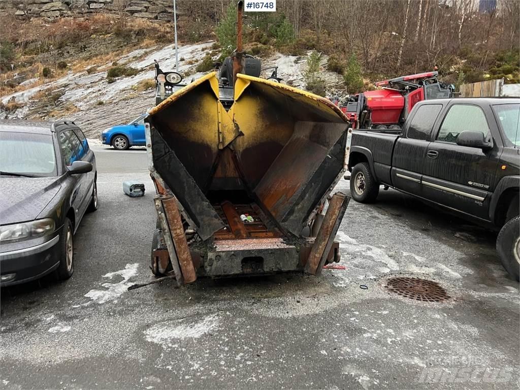 Bomag BF 300P Asfalto klotuvai