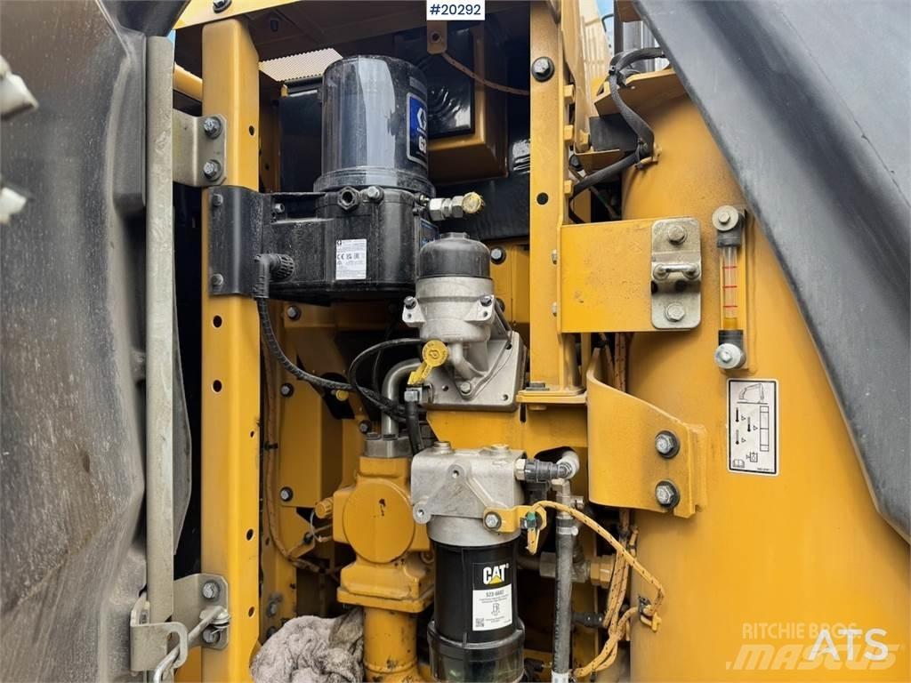 CAT 313 Vikšriniai ekskavatoriai