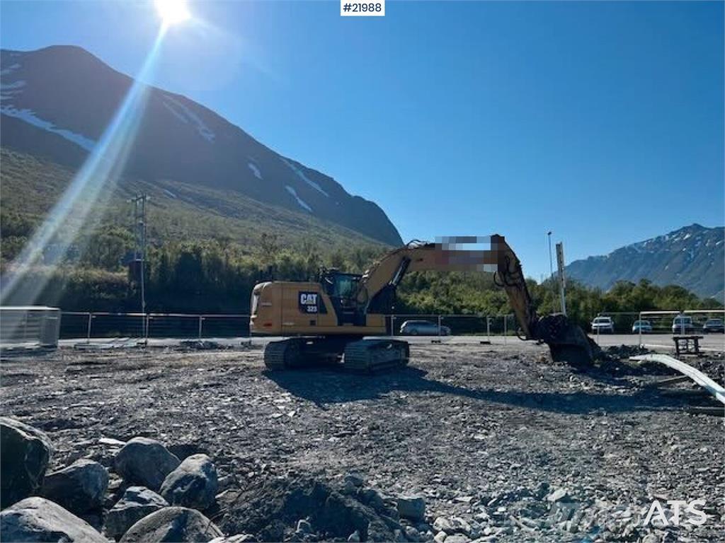 CAT 323 Vikšriniai ekskavatoriai