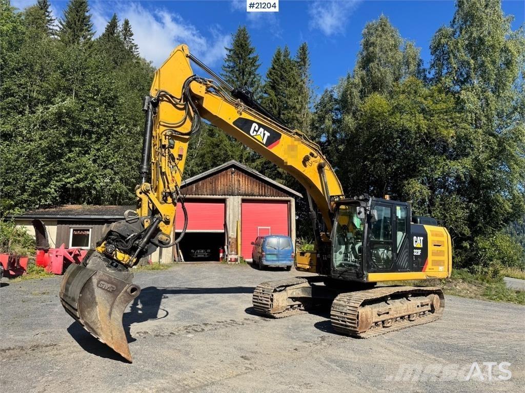 CAT 323FL Vikšriniai ekskavatoriai