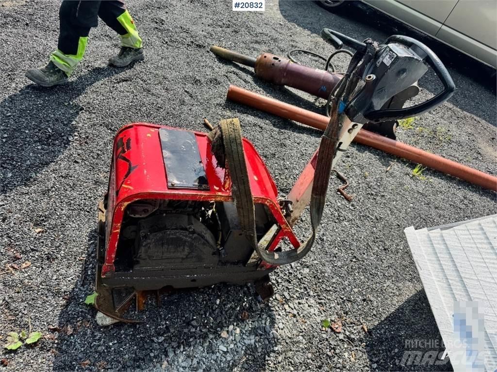 Hatz hoppetusse Kiti naudoti statybos komponentai
