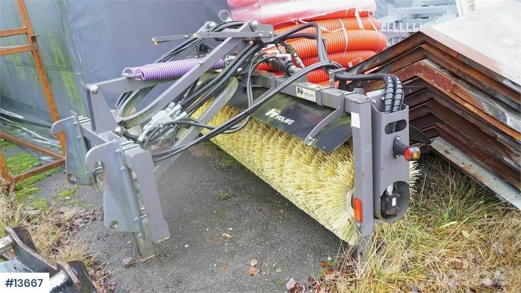 Holms SL-2.5 sweeper Statyba - Kita