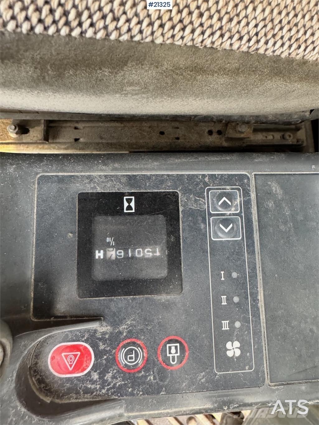 JCB JS200LC Vikšriniai ekskavatoriai