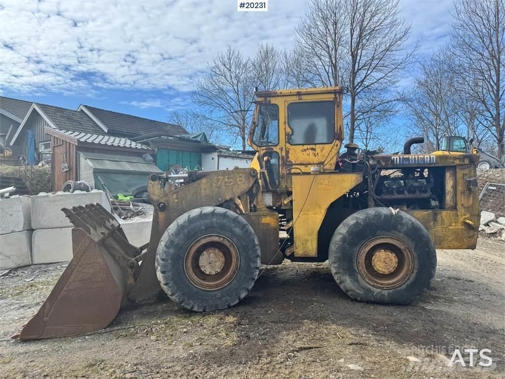 Michigan 75B Naudoti ratiniai krautuvai