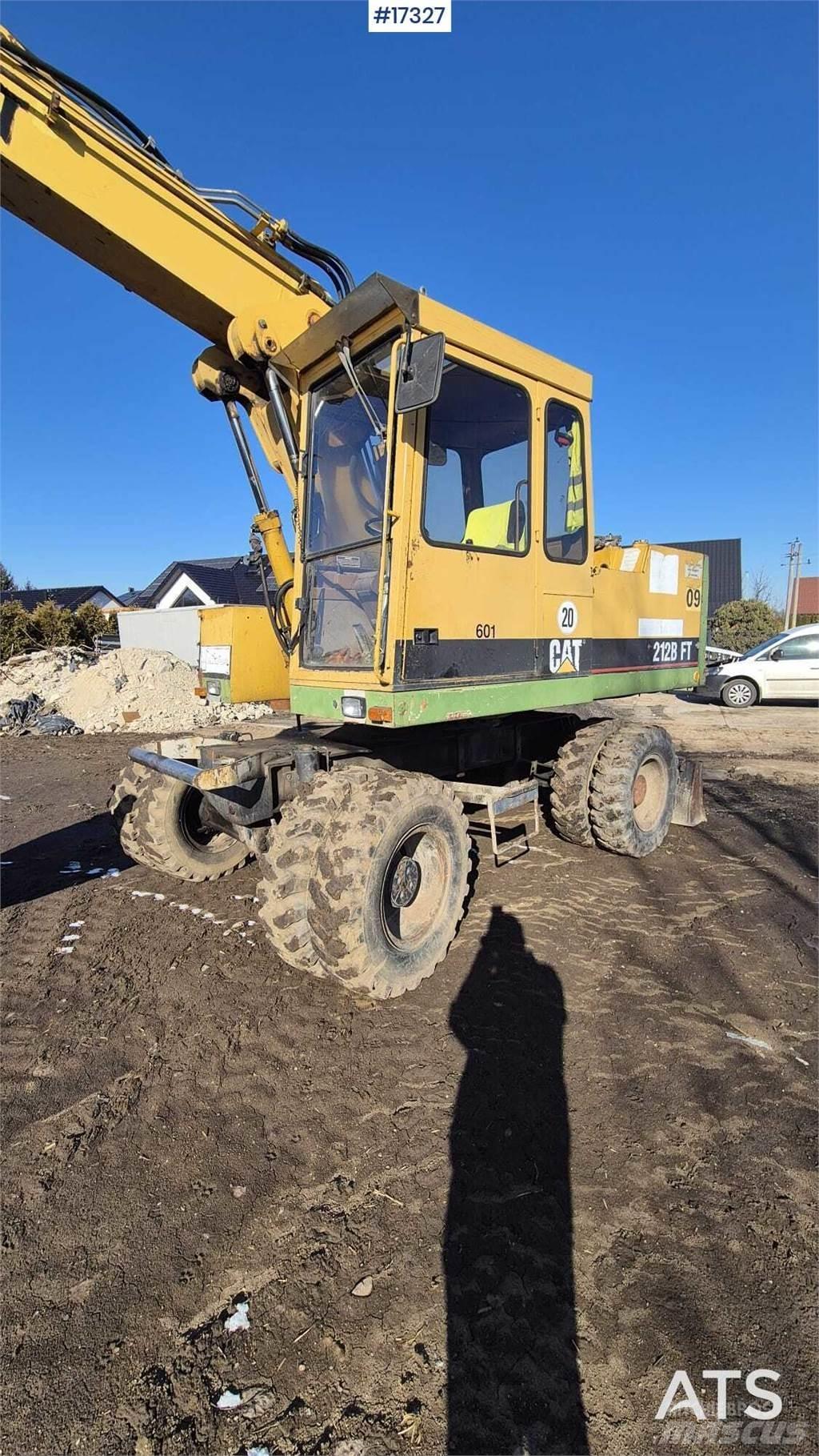 CAT 212BFT Ratiniai ekskavatoriai