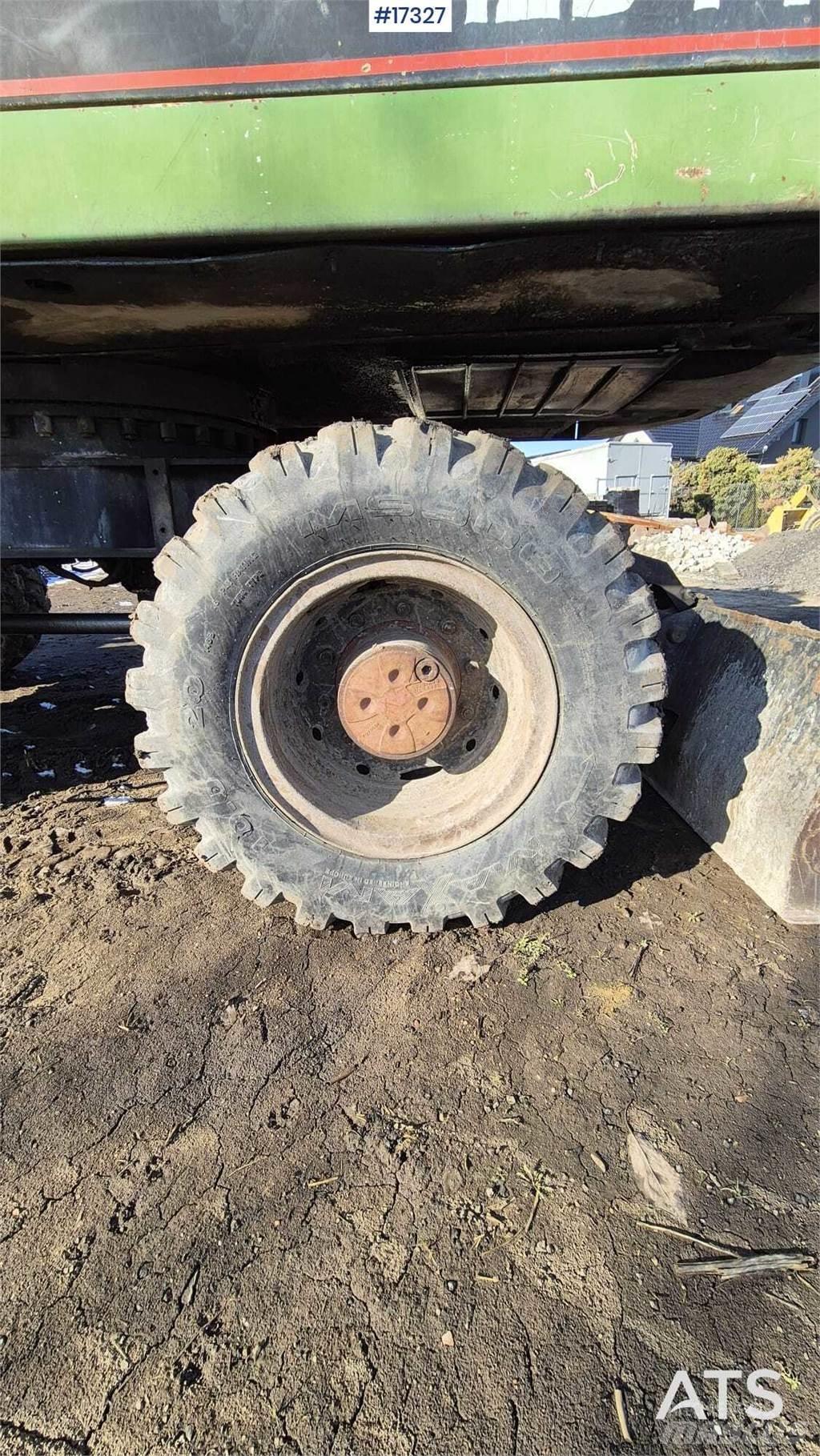 CAT 212BFT Ratiniai ekskavatoriai