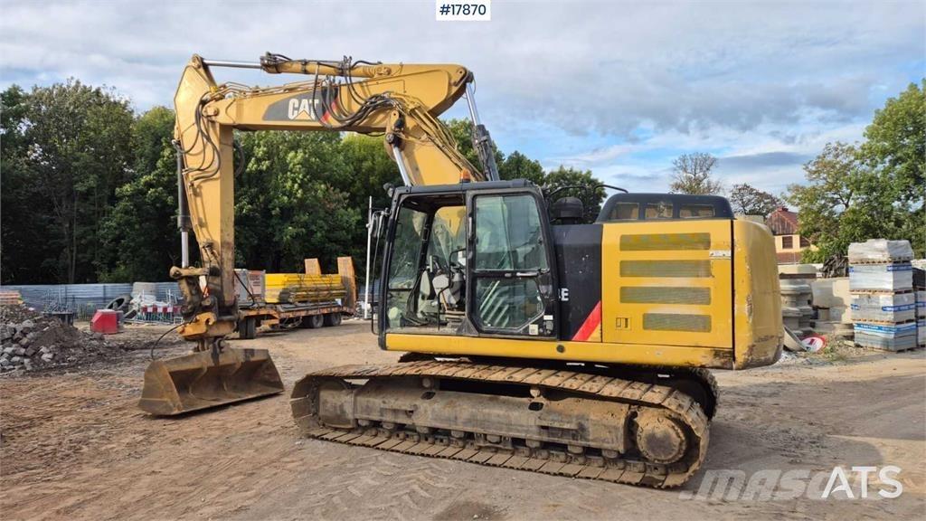 CAT 324E Vikšriniai ekskavatoriai