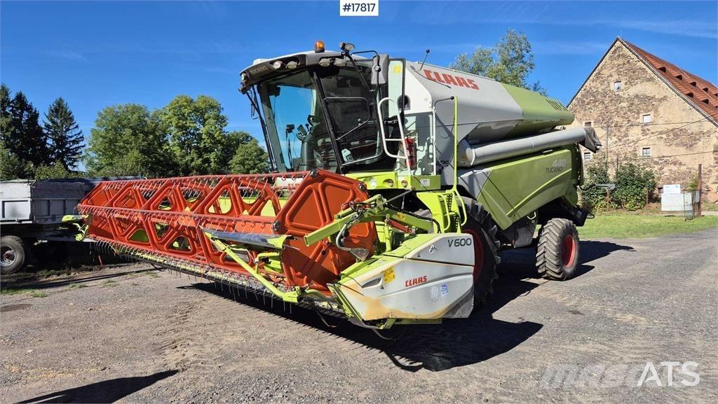 CLAAS Tucano 440 Derliaus nuėmimo kombainai