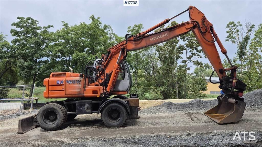 Hitachi EX 165W Ratiniai ekskavatoriai