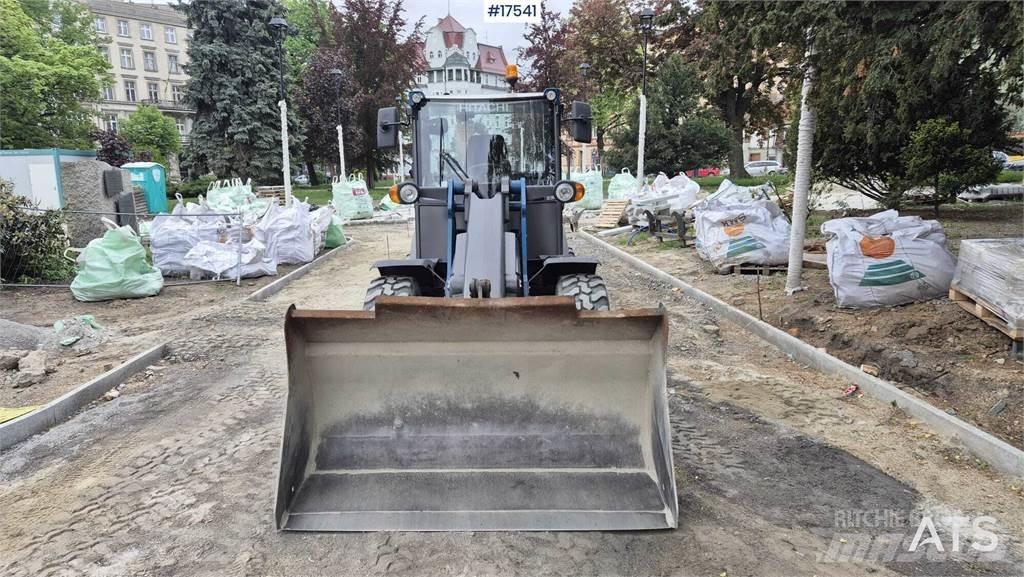 Hitachi ZW 75 Naudoti ratiniai krautuvai