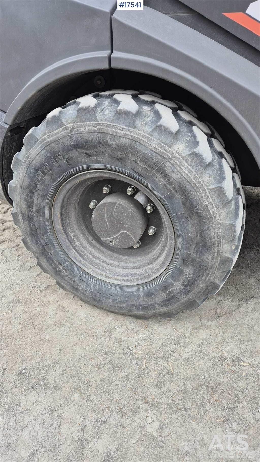 Hitachi ZW 75 Naudoti ratiniai krautuvai